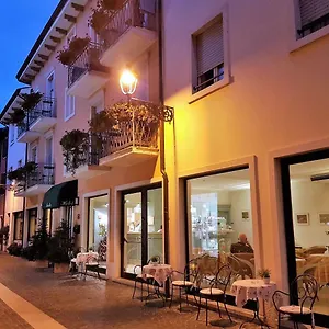 Fiorita Hotell