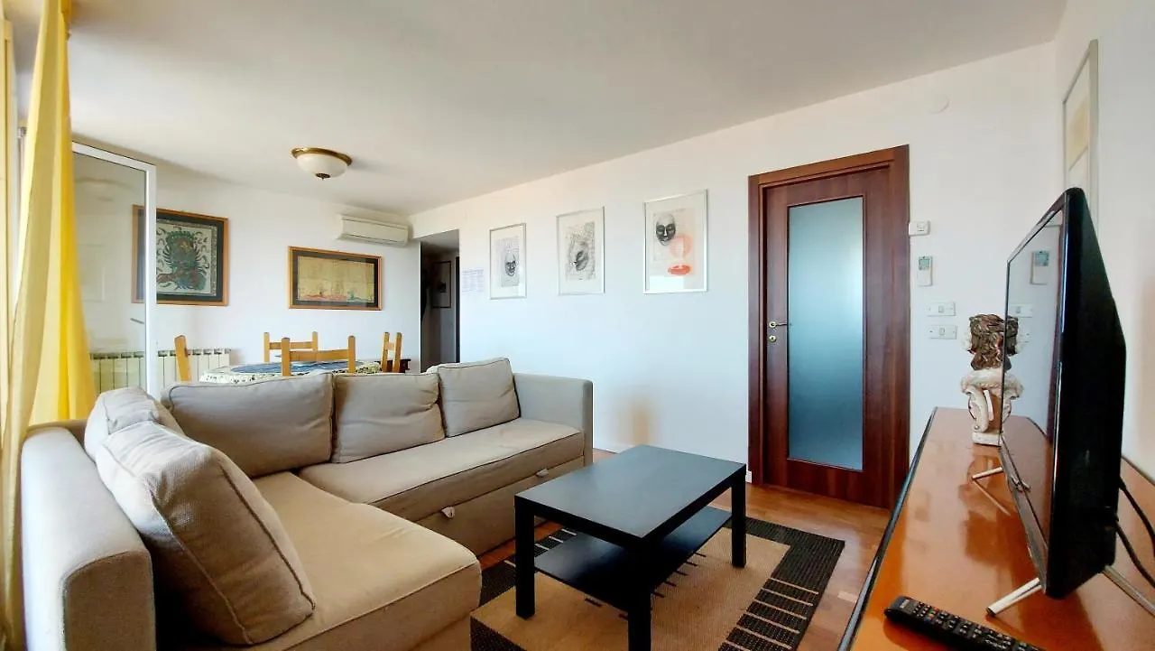 Panoramic Apartment Bardolino 0*,  Italy